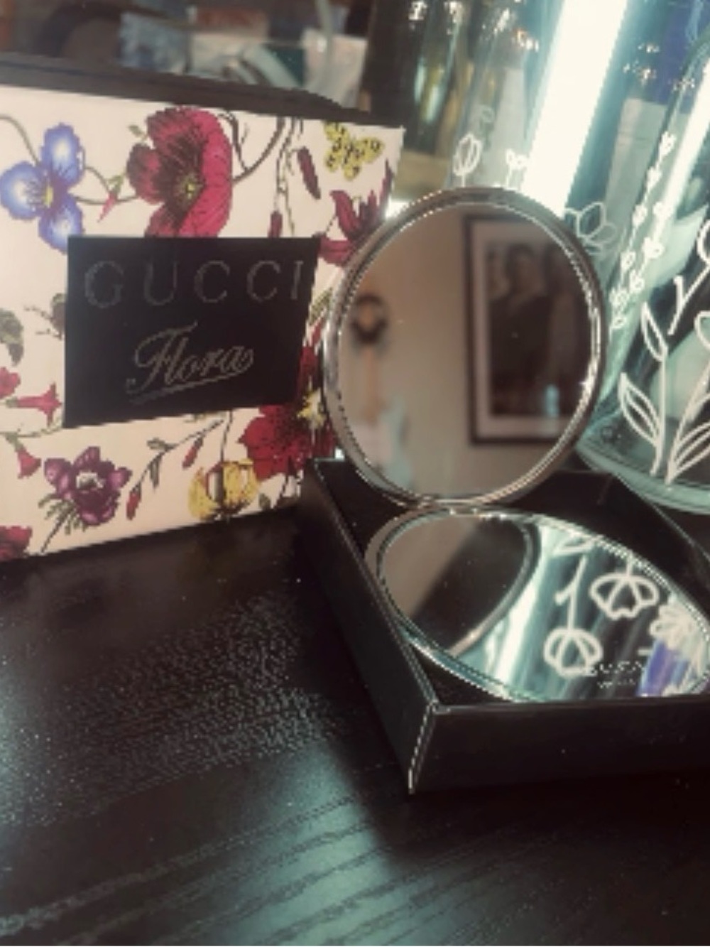 Gucci Floral Silver Compact Mirror with Multicolor Box - Picture 3 of 5